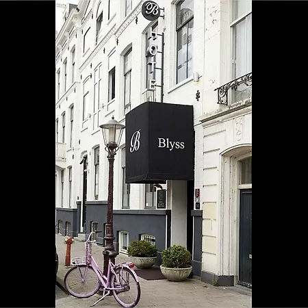 Hotel 74 3*
