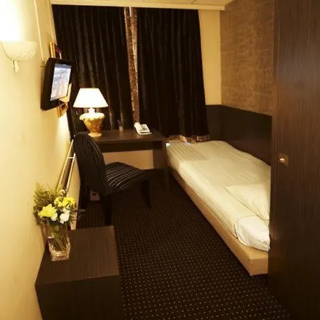 Hotel 74
