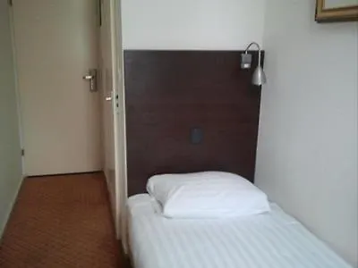 ホテル 74 3*