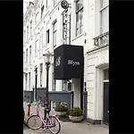 Hotel 74 3*